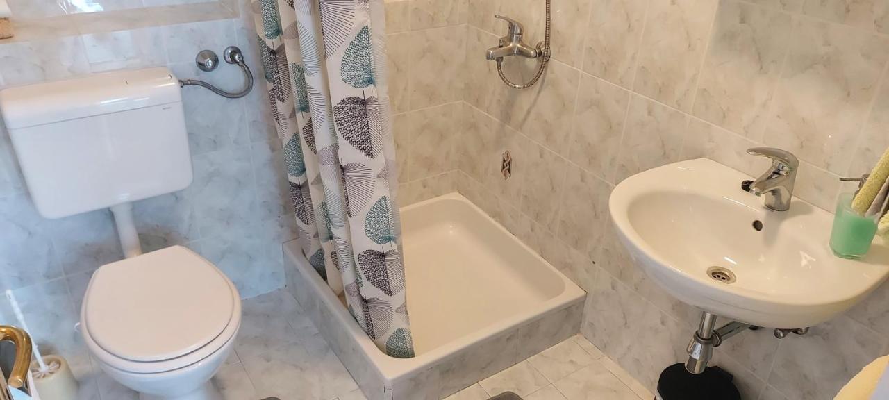 Apartmani Sladana Kampor Ngoại thất bức ảnh